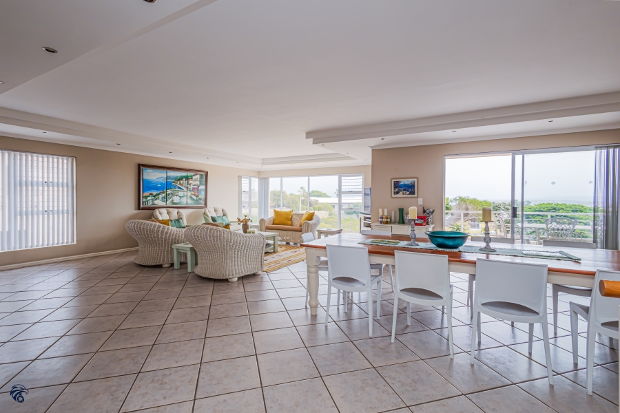 6 Bedroom Property for Sale in Middedorp Western Cape